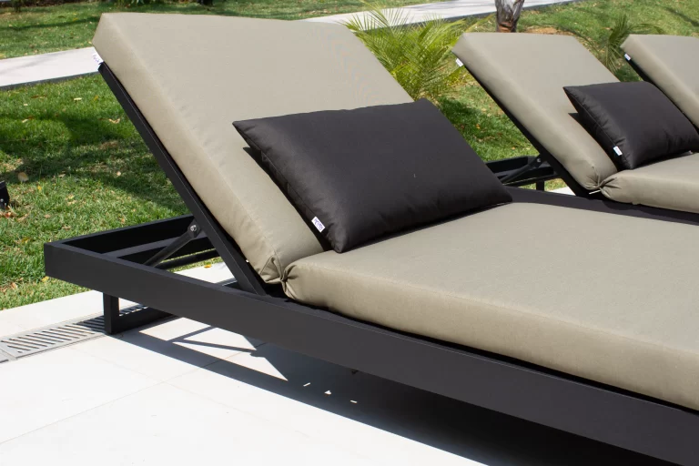 Chaise Ripada Daman